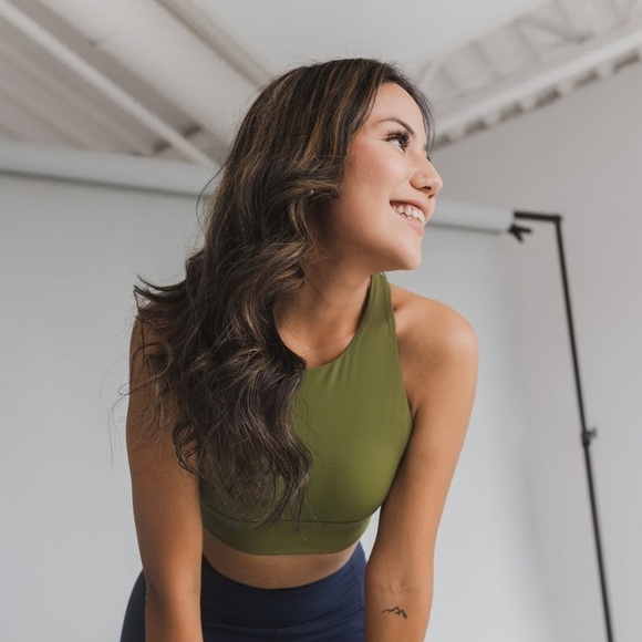 BARE Spin to Win High Neck Sports Bra- Jade Green - Picture 2 of 10